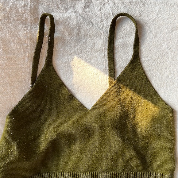 GREEN KNIT CROP TOP- size small - Picture 5 of 5